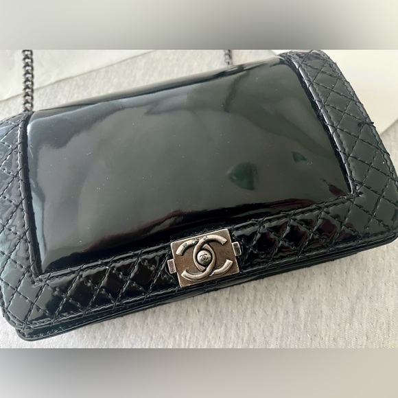 Chanel Reverso Boy bag - Picture 8 of 12